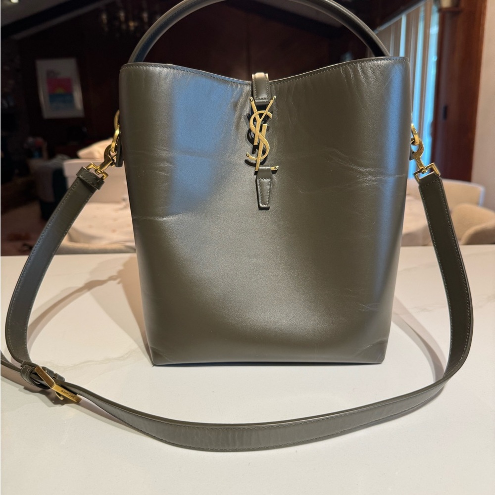 Yves Saint Laurent Le 37 Bucket Bag